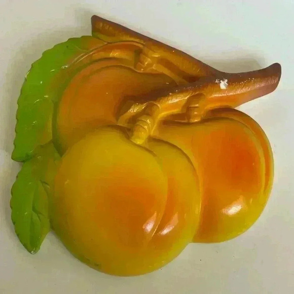 Vintage 1979 Miller Studio chalk ware fruit decor: peaches, cherries  and apples - Picture 2 of 9